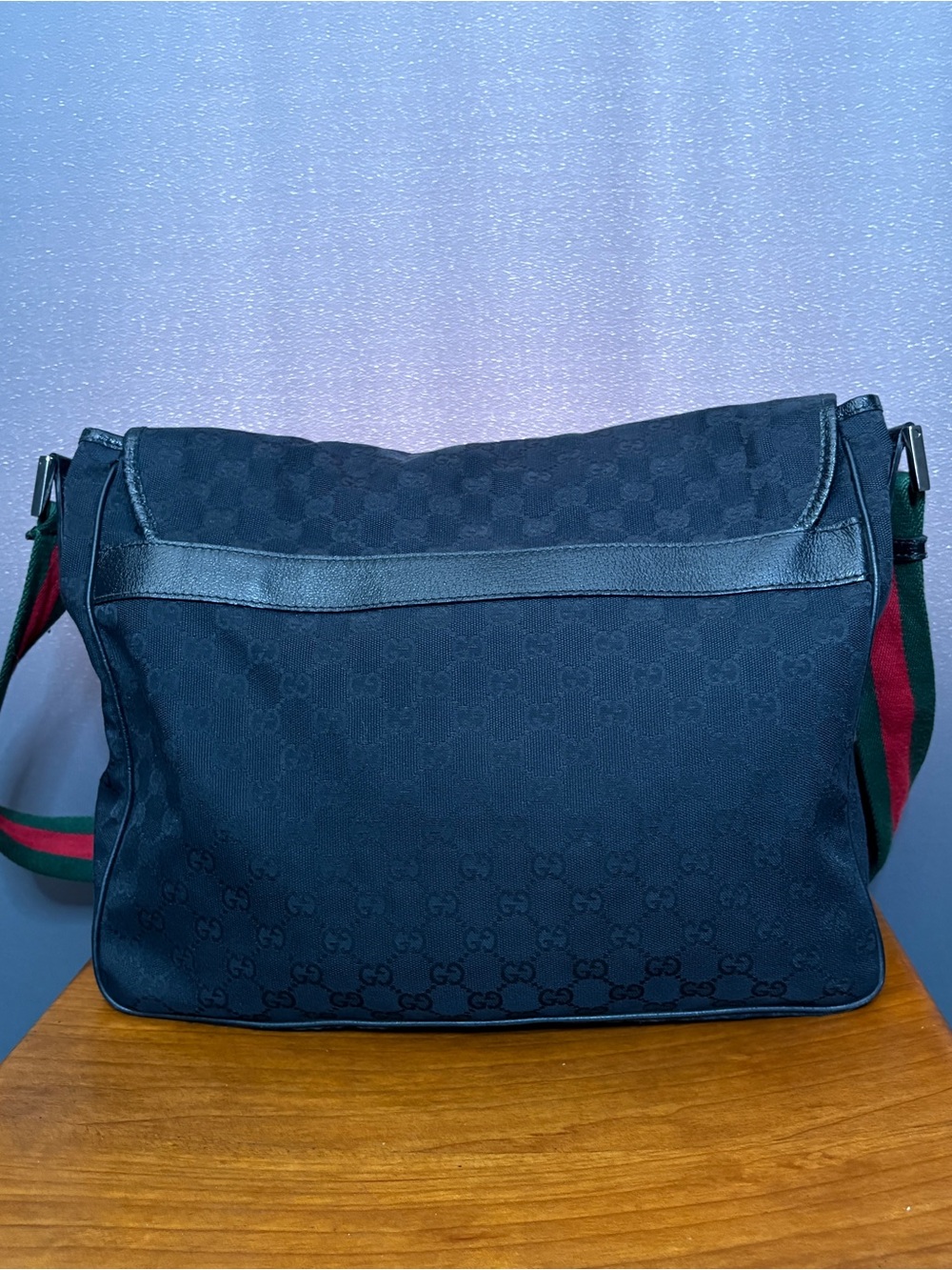 Gucci Black Messenger Bag with Green-Red Web Strap - Picture 3 of 11